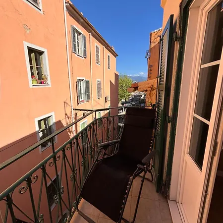 T2 Vieux Port D'ajaccio * Ajaccio (Corsica)